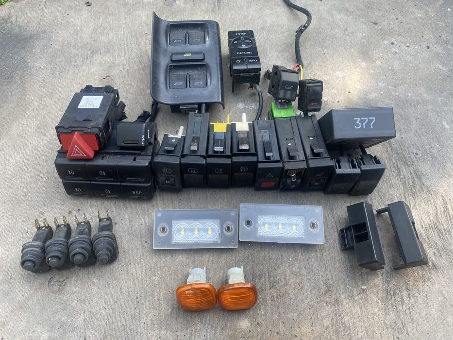 пластики деталі салону до Audi A4 B5