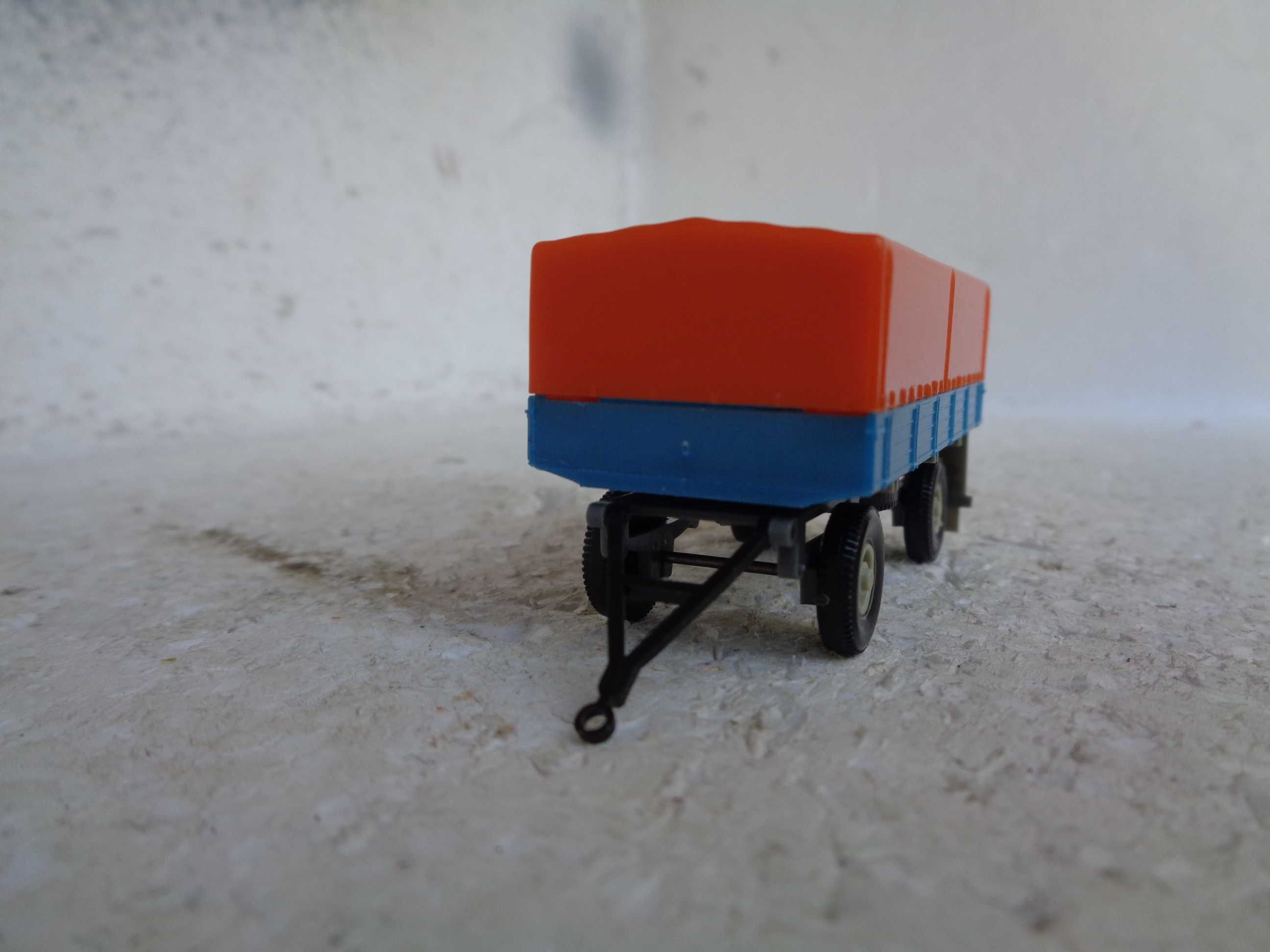 1:87 Atrelado de camião