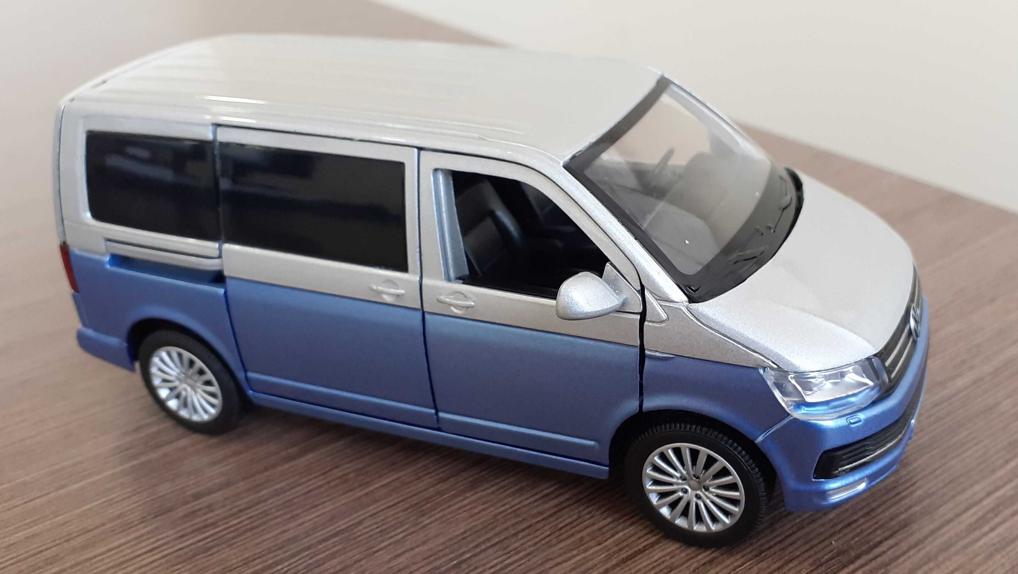 Volkswagen Multivan T6 1:32 światła dźwięk