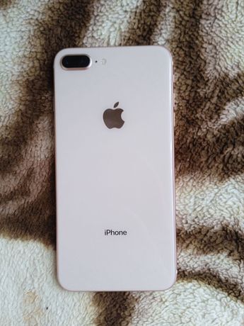 Продам iPhone 8+