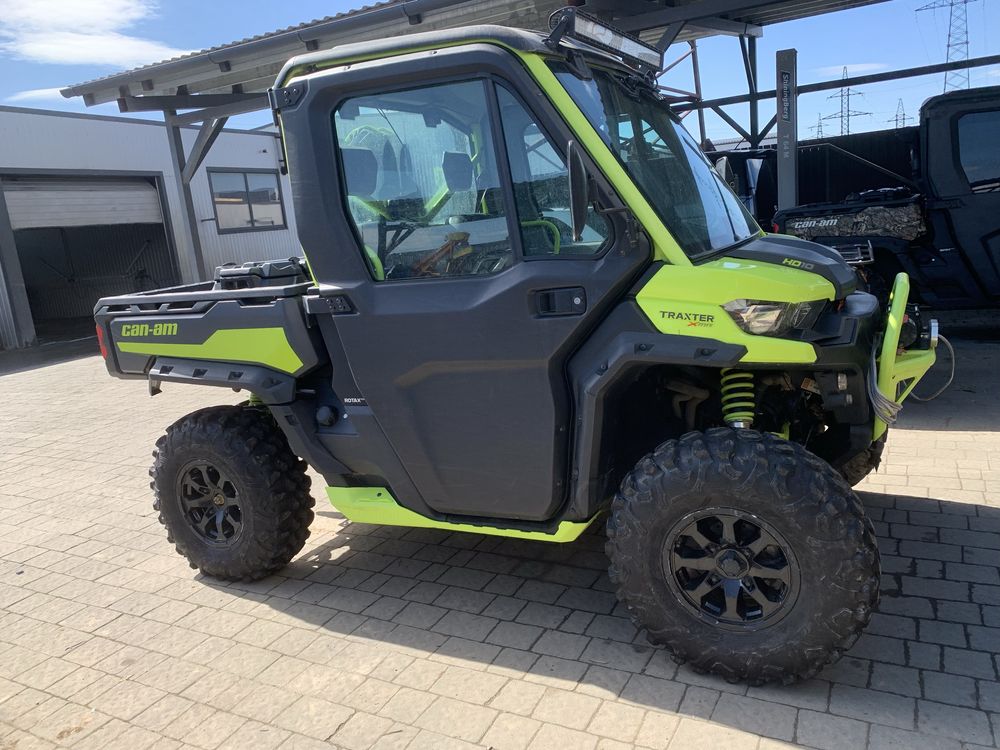 мотовсюдихід BRP Traxter XMR