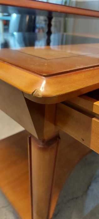 Secretária em madeira de cerejeira com gavetas