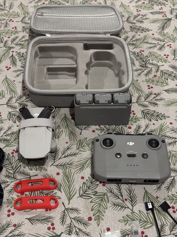 DJI Mini 2 SE Fly More Combo