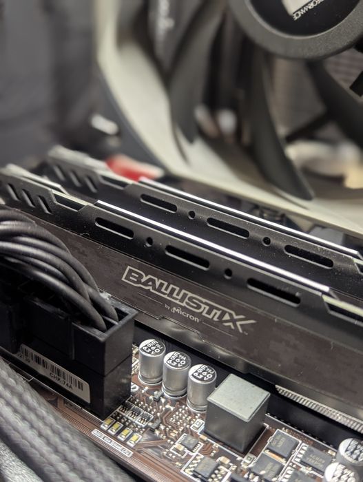 PC Ryzen 5 RTX Super 8Gb 16GB RAM Windows 10 Zasilacz Gold Gaming