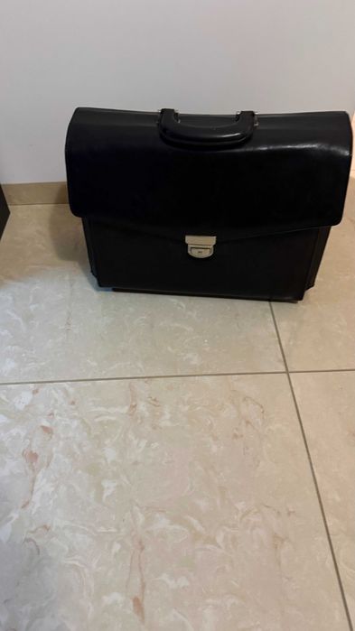 Elegancka skórzana teczka męska do biura.