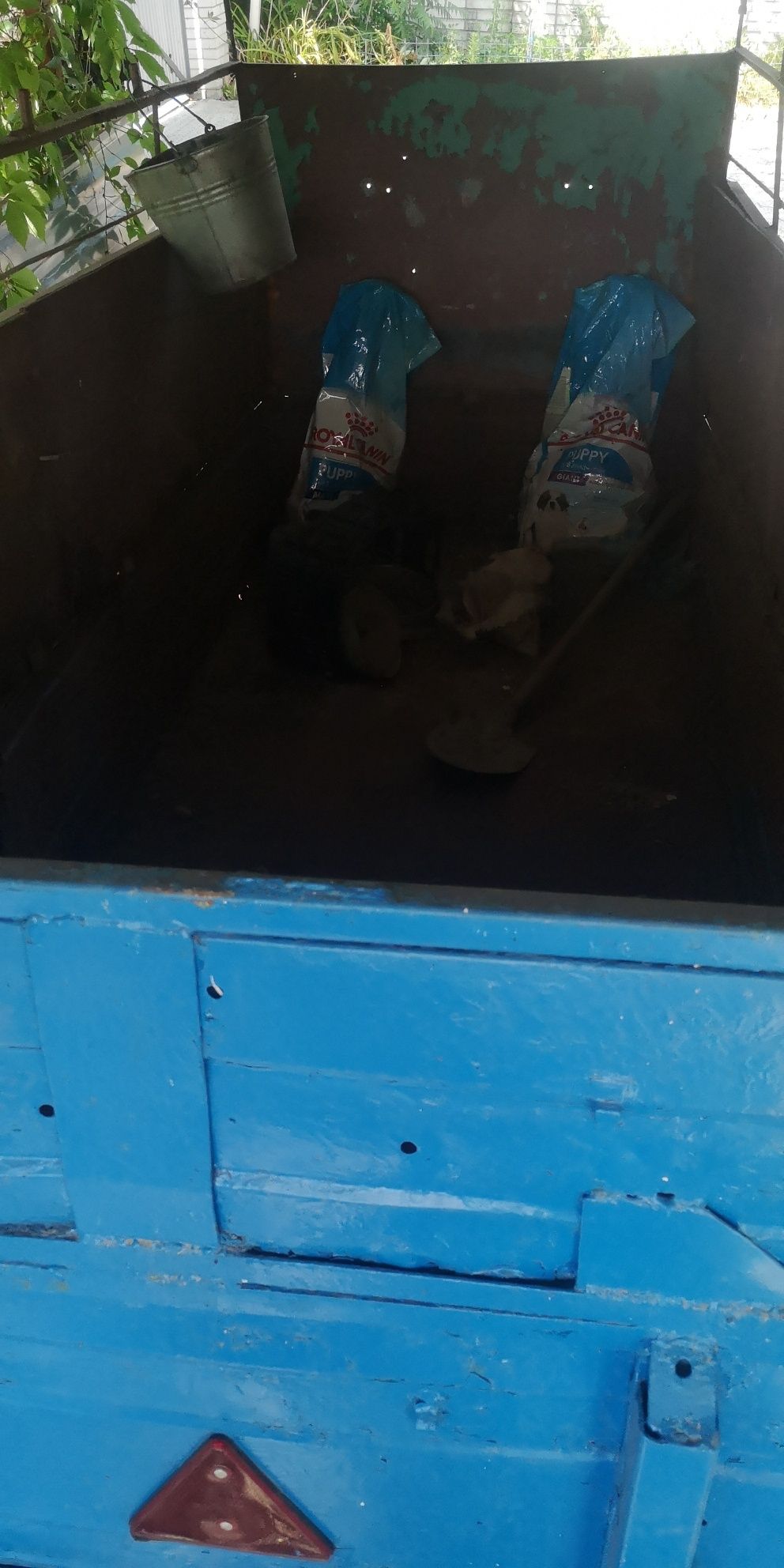 прицеп 2 осьний в нормальному стані