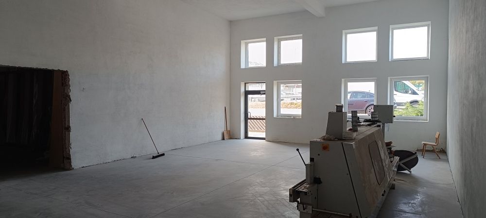Pomieszczenie magazynowe sklep z parkingiem w centrum Radomia