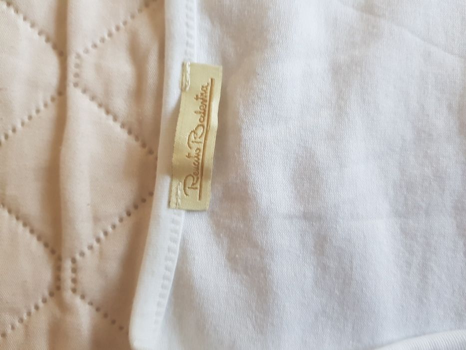 Dzieninowe, białe bolerko dziewczęce z aplikacją