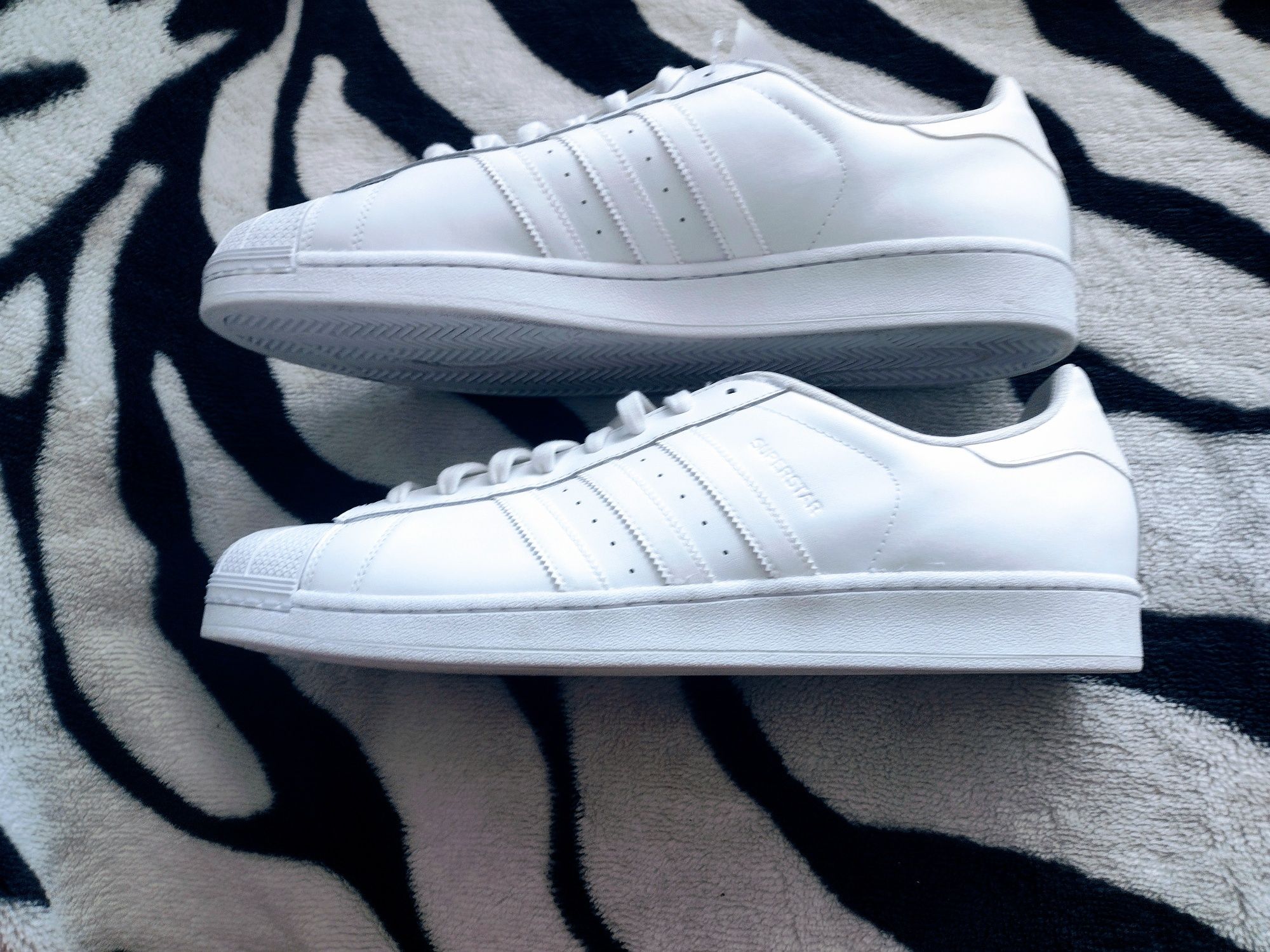 Adidas oryginals Superstar rozm.54 2/3 (=52)dł.wkładki 34,5-36,5 cm!!!