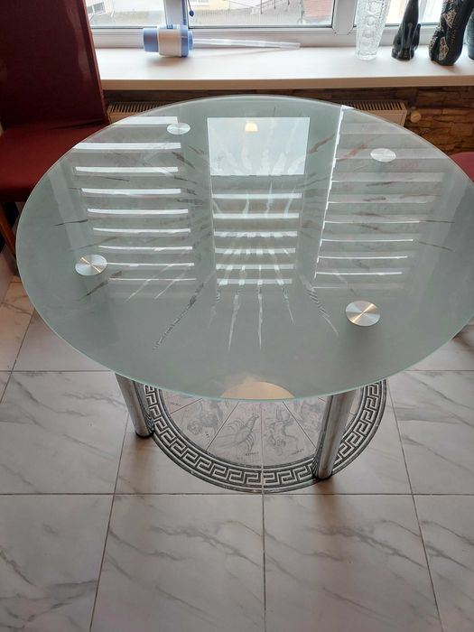 Стіл скляний кухонний