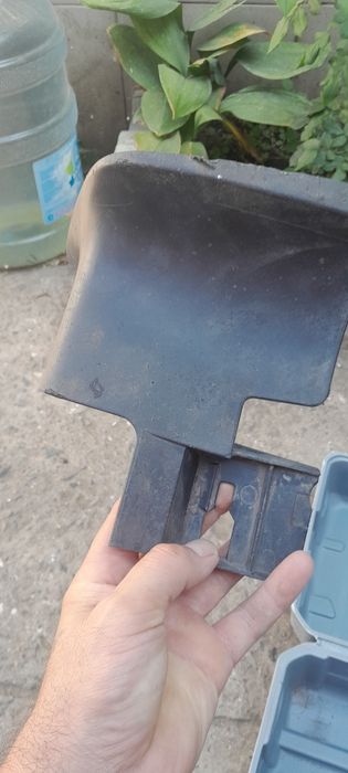 Правый передний бризговик мазда сх-7, цена 500грн