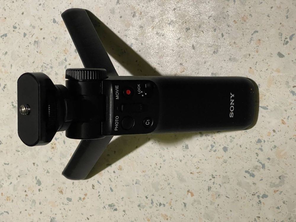 Фотоапарат Sony ZV-1 с кейсом и треногой