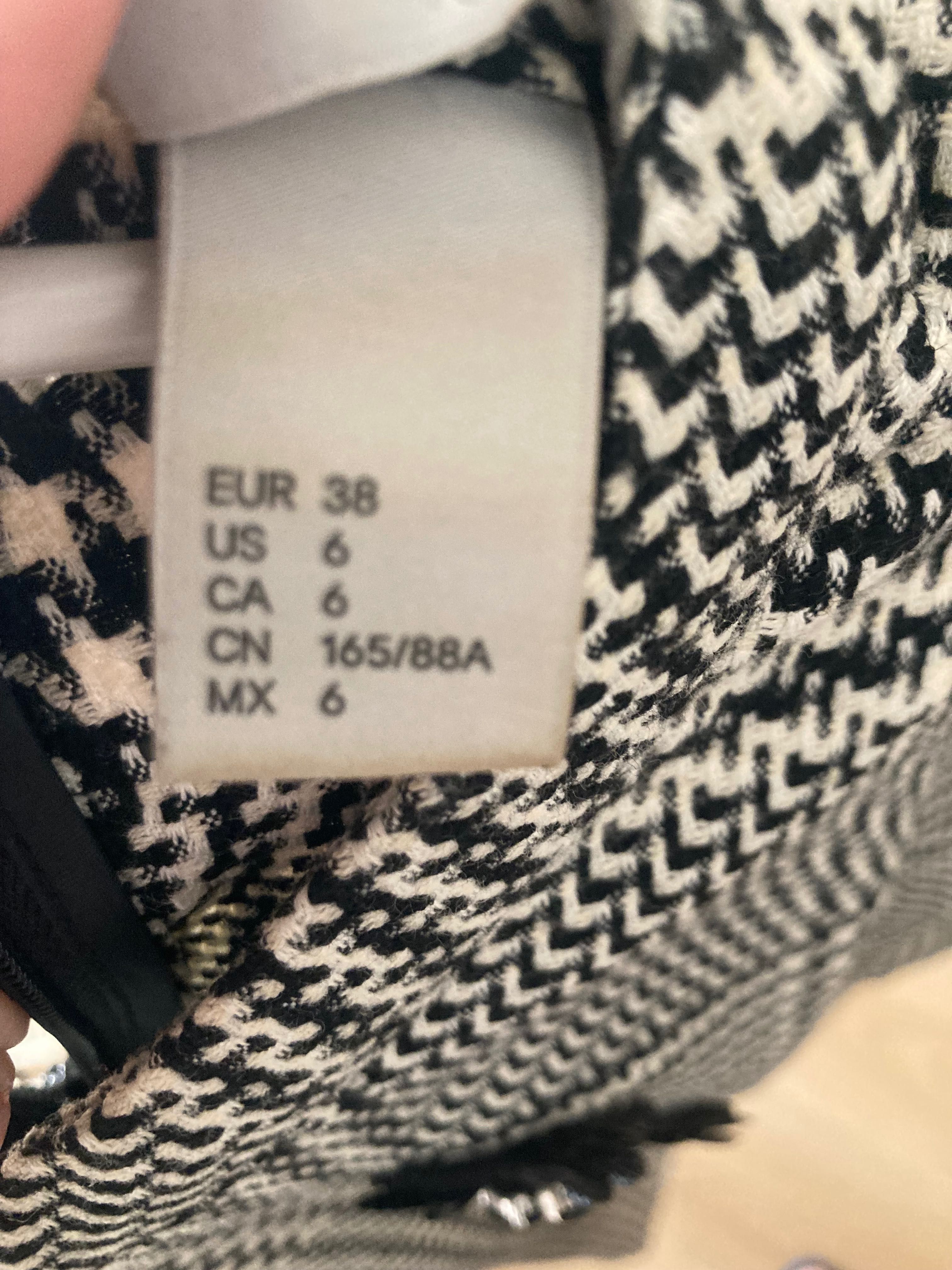 Elegancka sukienka w kratę