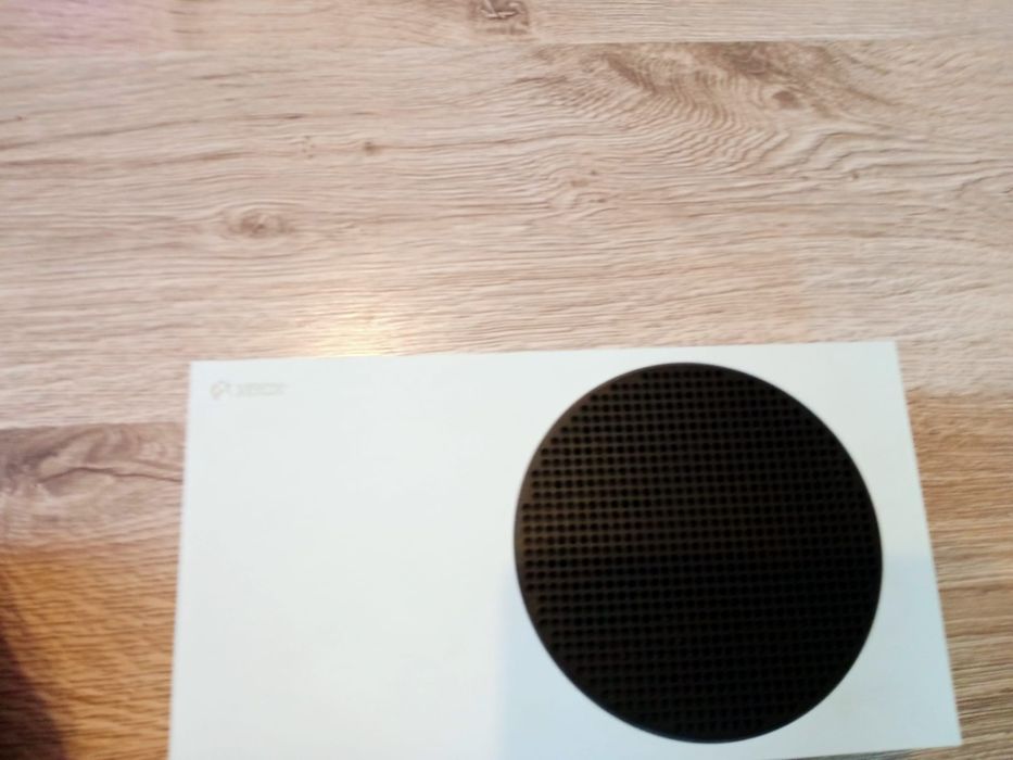 Konsola Xbox series s z dwoma padami