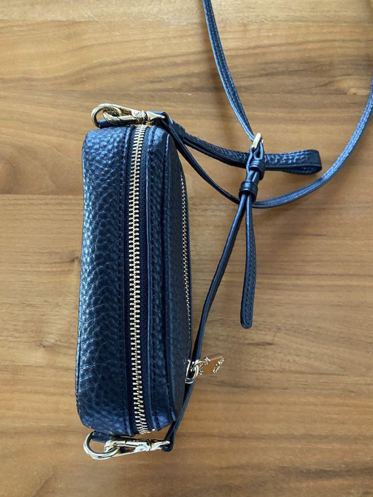 Skórzana torebka marki DKNY