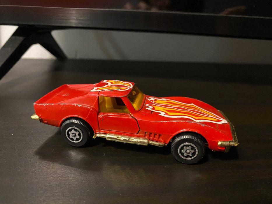 dinky toys corvette stingray