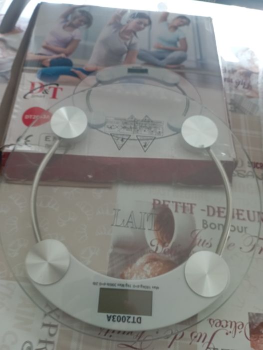 Весы напольные до 180кг.