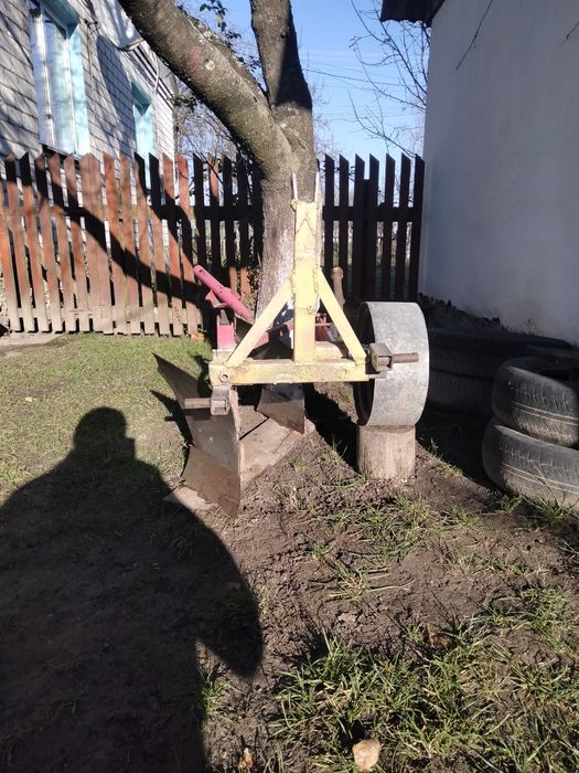 Продам плуг до мінітрактора 2-20