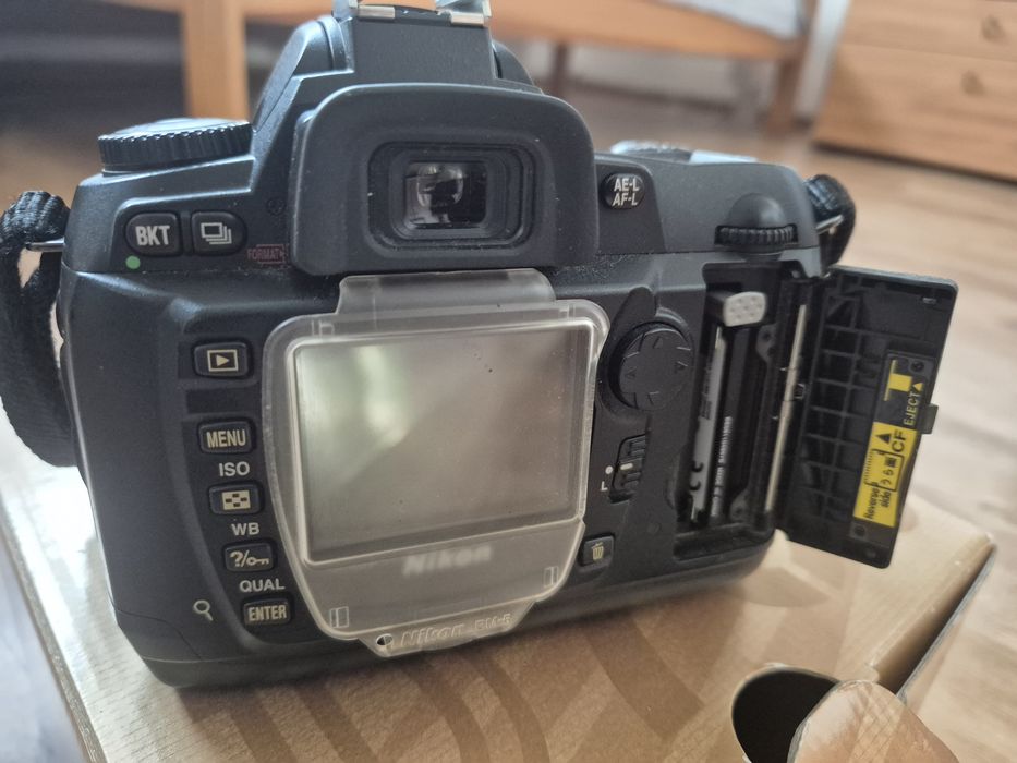 Nikon D70s obiektyw DX Nikkor 18-105 mm