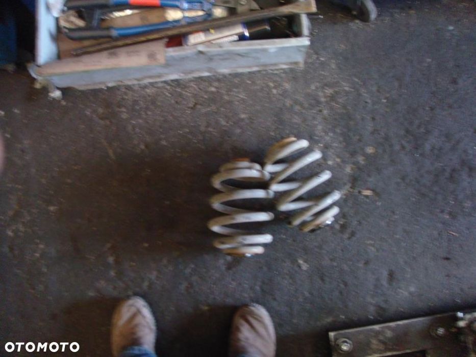 SPRĘŻYNY TYLNE ZAWIESZENIA VW T4 2.0