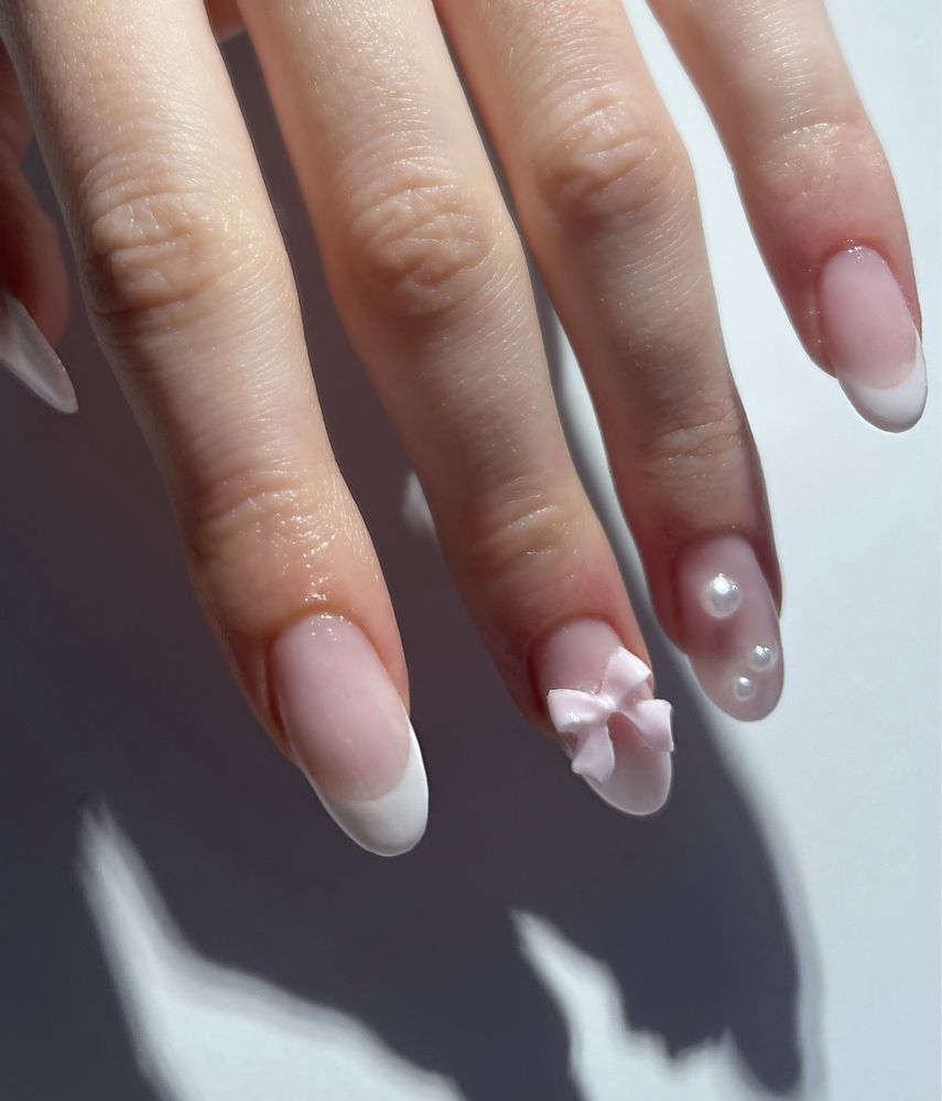 Stylizacja paznokci, manicure. Paznokcie żelowe, hybryda.