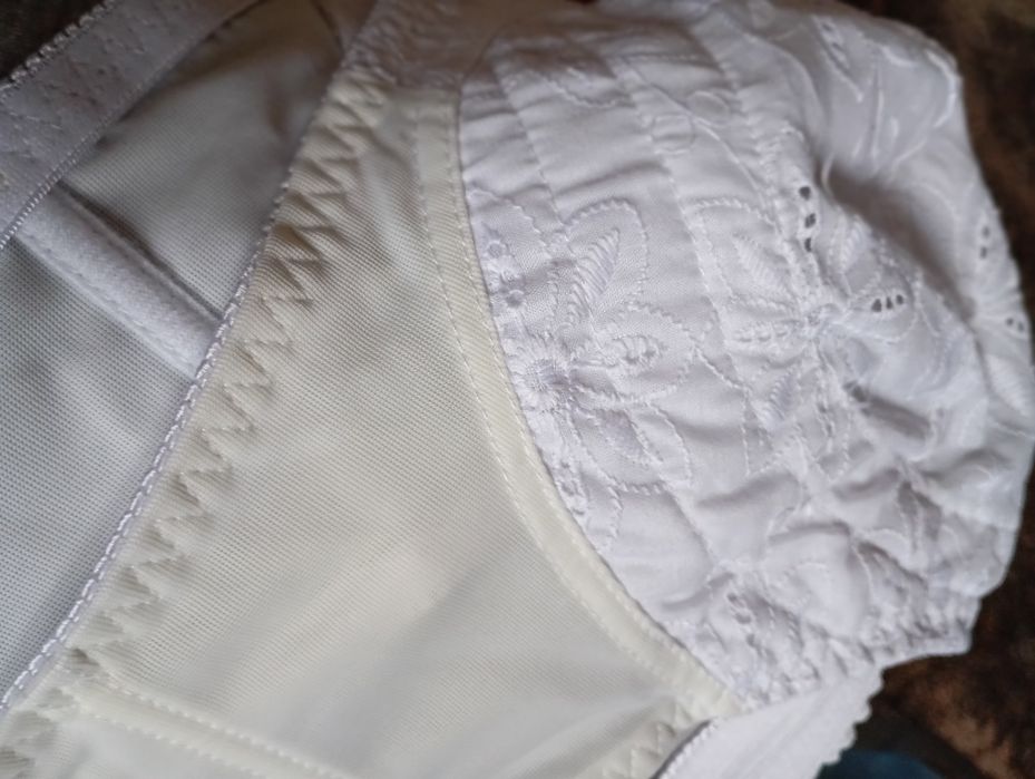 Новий бюстгальтер білий 90D,  95E/XXXL