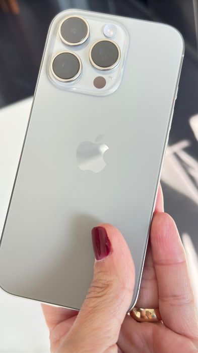 iPhone 16 pro natural