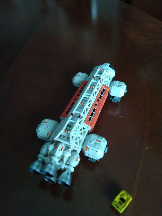 Espaço 1999: Sixteen 12 Micro VIP Eagle