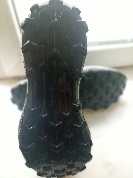 Бігові кроссовки Saucony Endorphin Trail