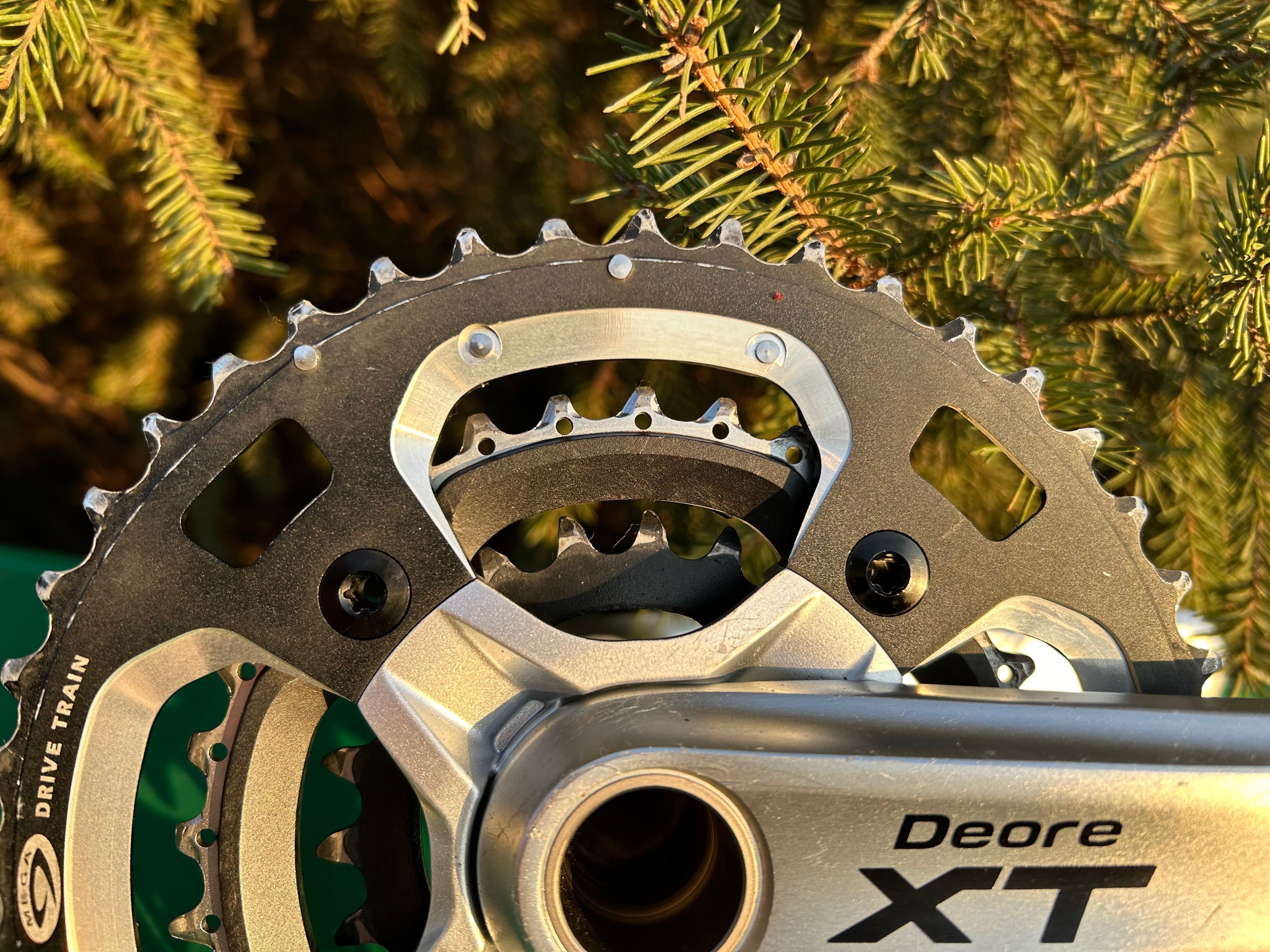 170 мм Шатуны, система Shimano Deore XT FC-M770
