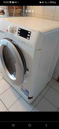 Maquina de lavar e secar Indesit com avaria