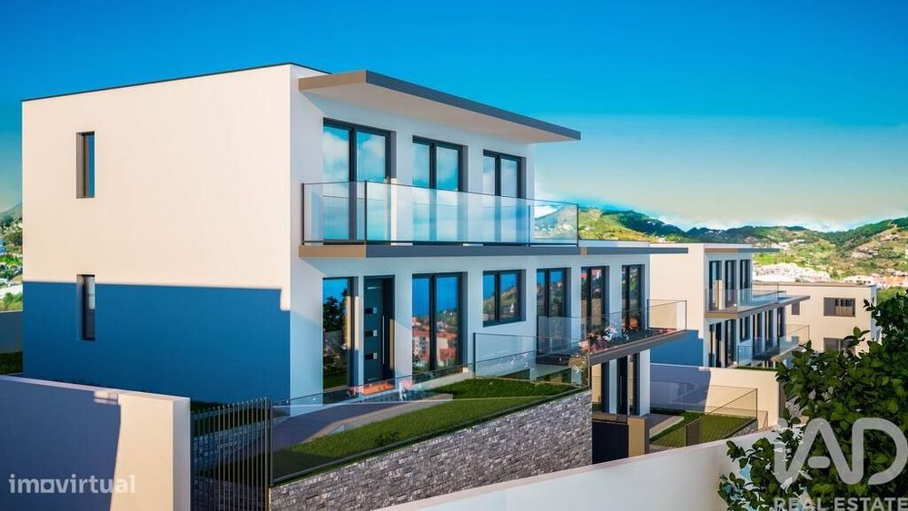 Casa / Villa T3 em Caniço de 221,00 m2
