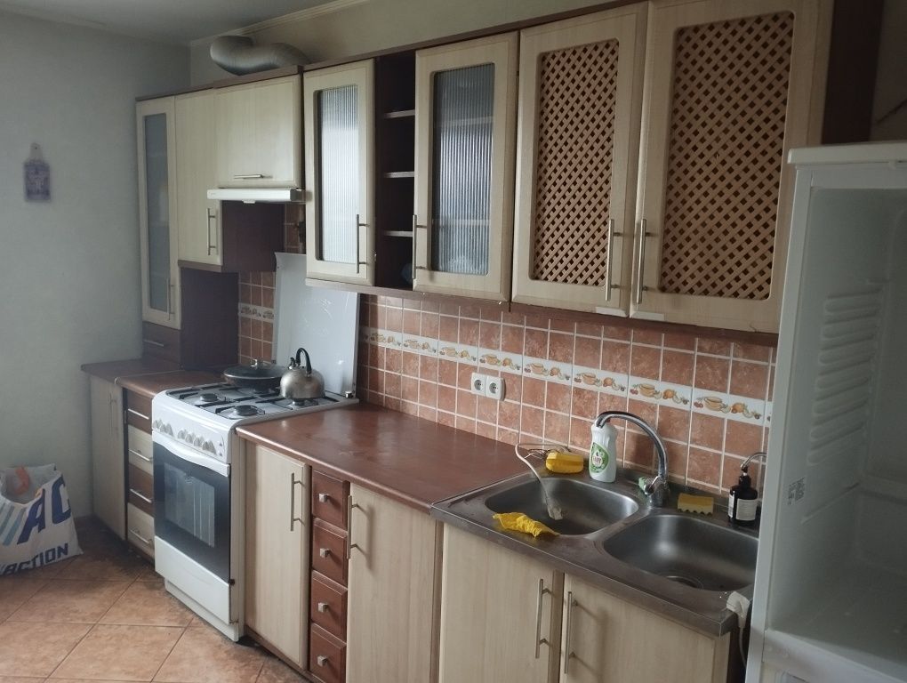 Кухня. Шафки , столи . ДСП . Продаж з самовивозом