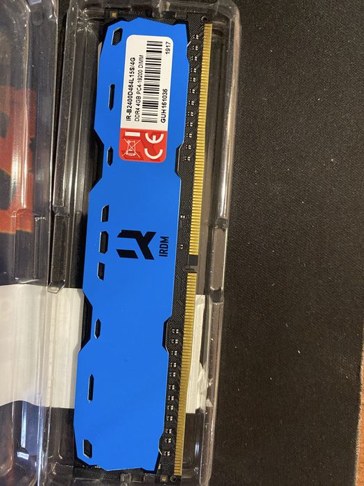 Оперативна память DDR-4 4GB 2400MHz