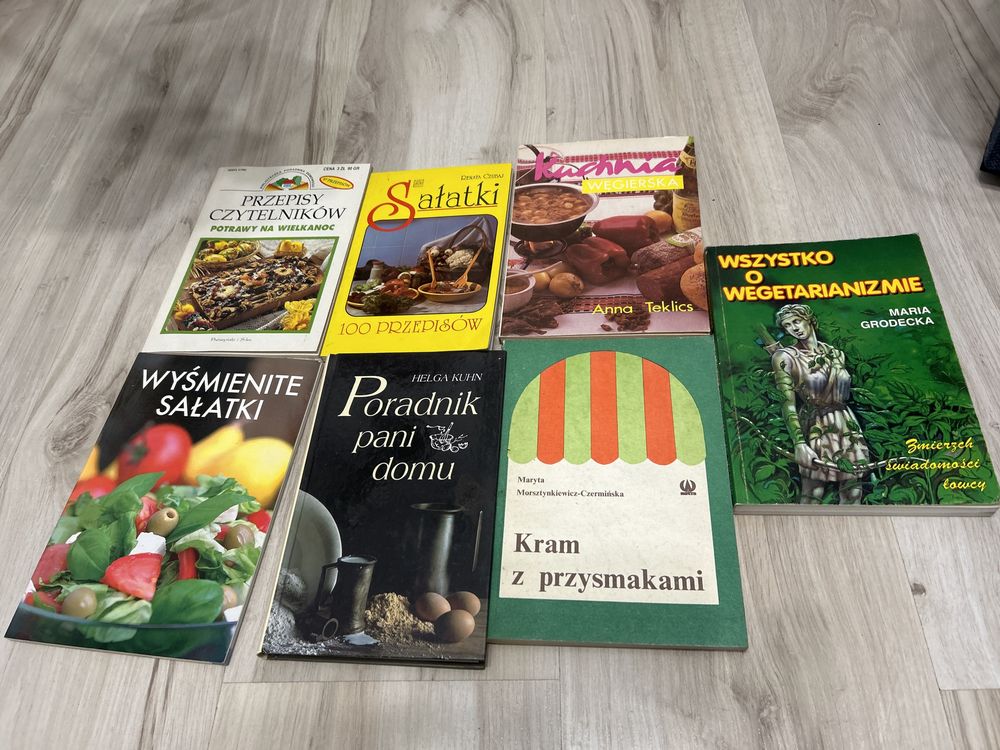 Zestaw ksiazek kucharski o gotowaniu kulinarnych