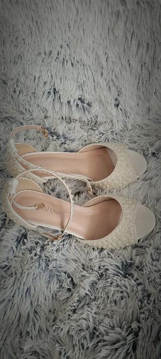 Buty ślubne z perełkami 38-39