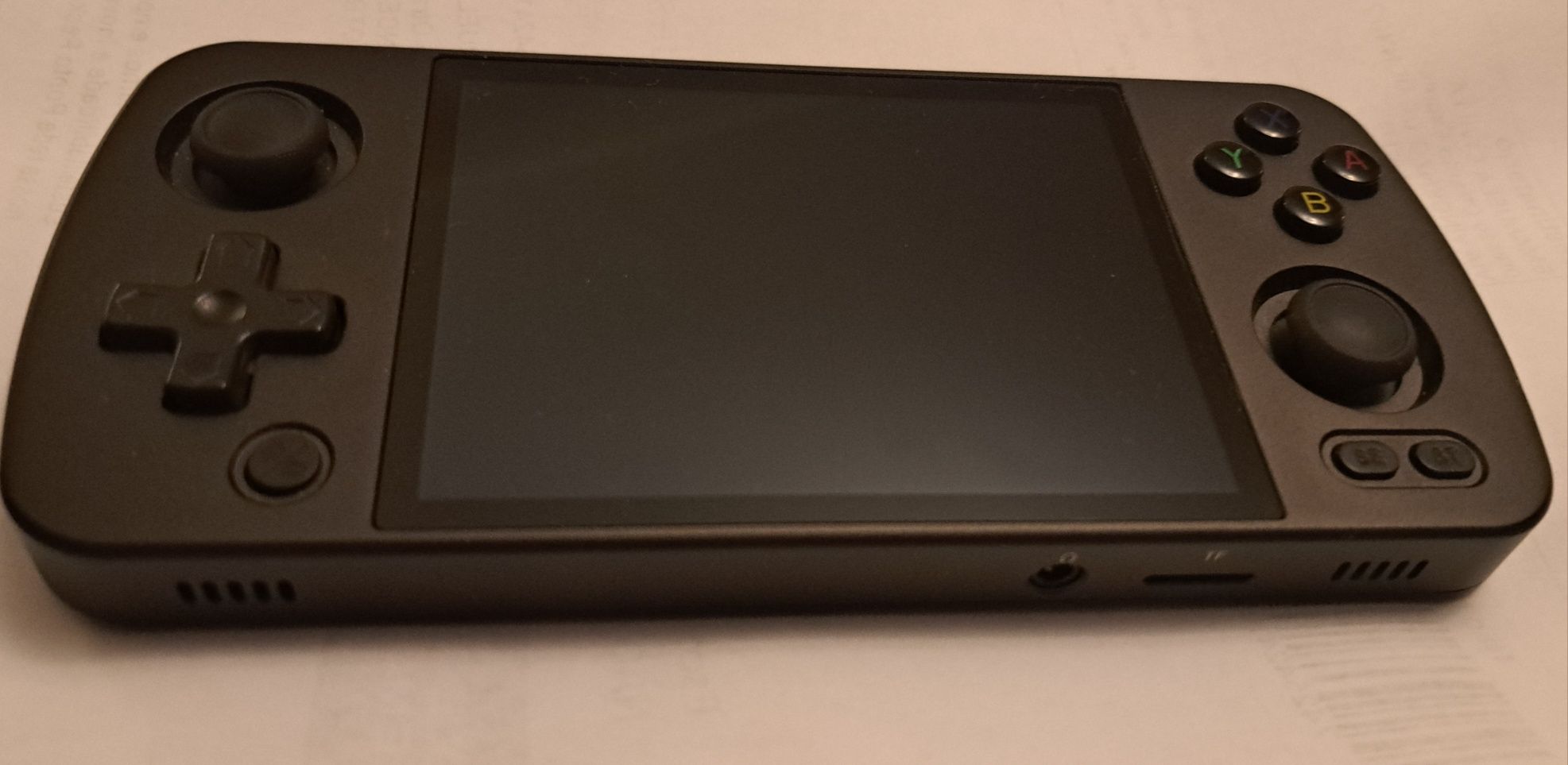 Anbernic RG405M com GammaOS instalado

128GB interno

Sem c