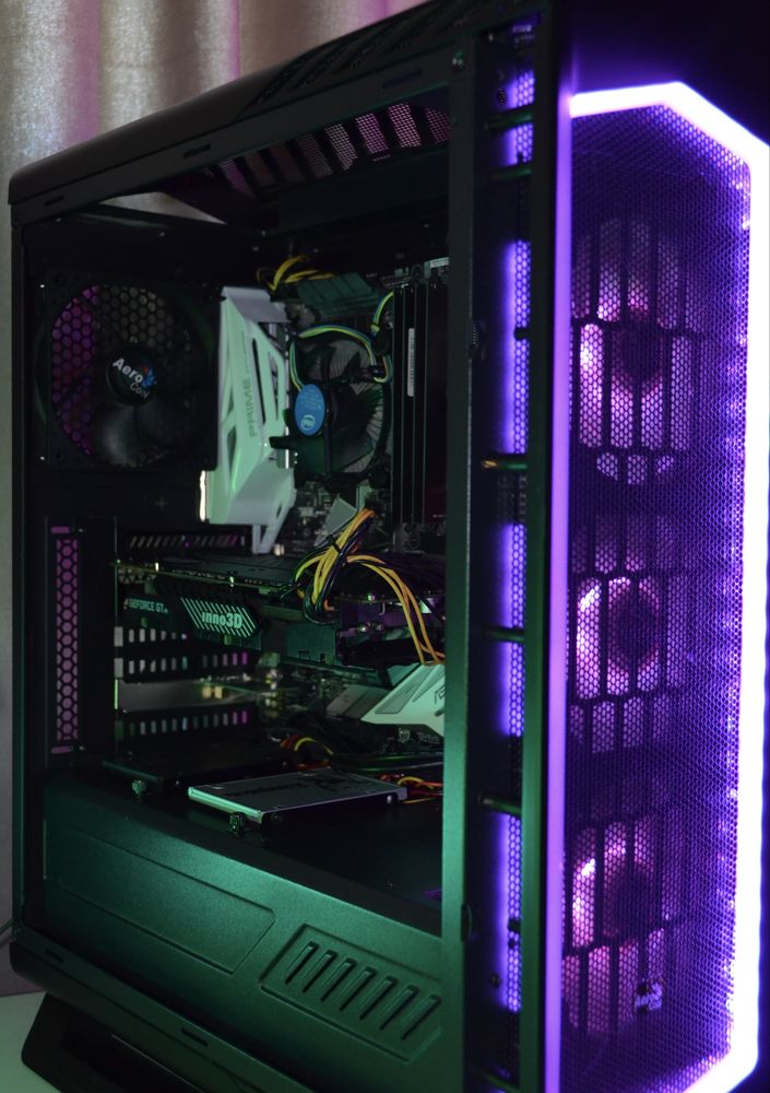 Ігровий ПК / GTX 1080 / i7-8700K / 32 ГБ ОЗП / SSD + HDD