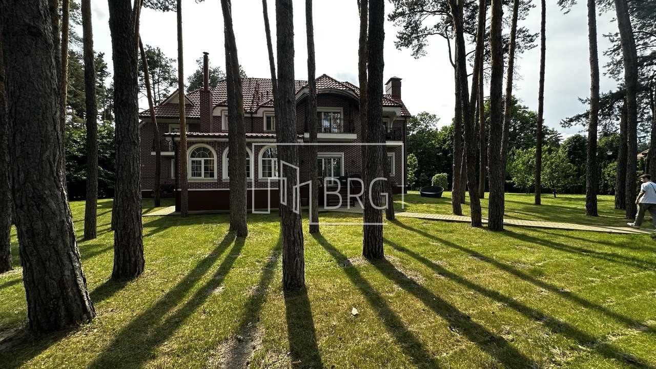 Аренда дома Французский городок с бассейном 3 спальни лес Козин без%