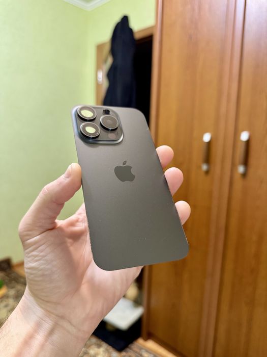 Задняя крышка Iphone 15 Pro Original снята с донора