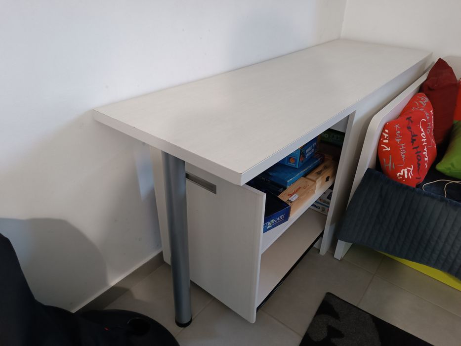 Mobília de Quarto - Cama Solteiro + Secretária