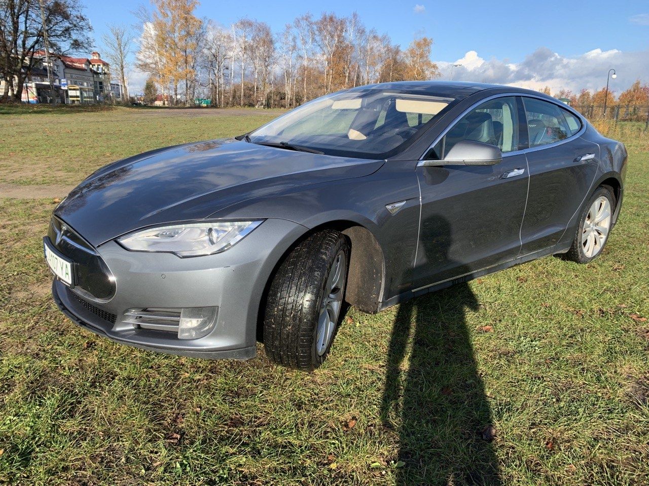 Tesla model s 85p