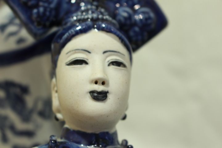 3 Dignatárias Escultura Porcelana Chinesa Dragões e Flores séc. XIX