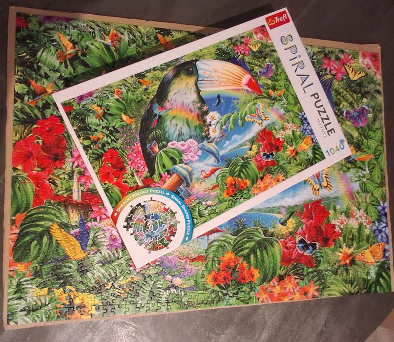 Puzzle spiralne Trefl 1040 idealne na prezent, świeta