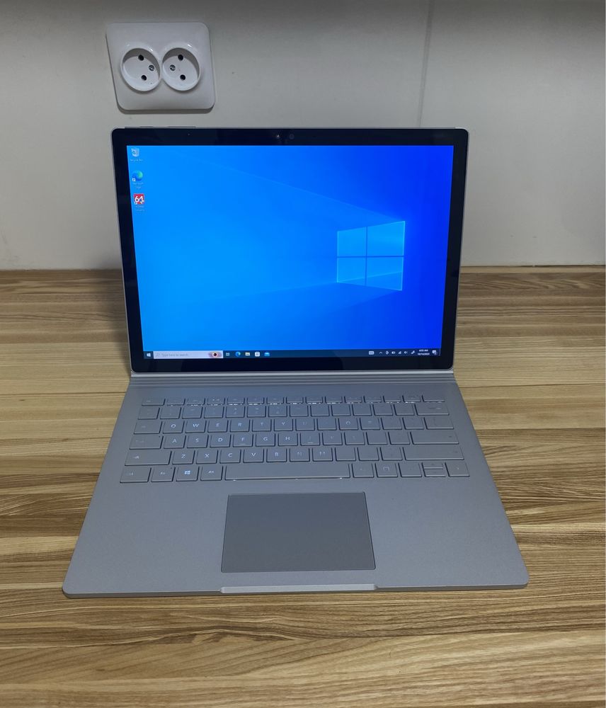 Microsoft Surface Book| i5 | 8gb | 128gb | GeForce | 3k touch