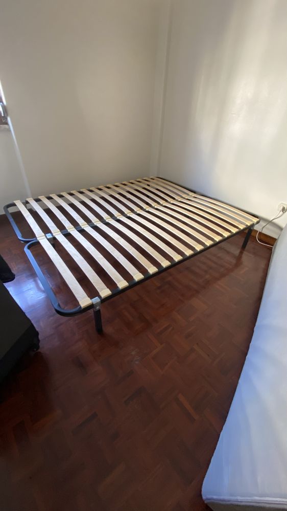 Estrado com pés 160x200 cama casal