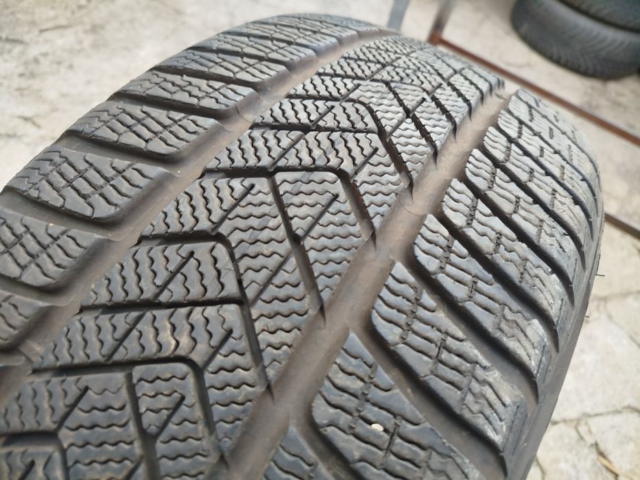 Opona 1szt 255/40/20 101W Pirelli Sotto Zero 3 AO 2023 Idealna 8mm