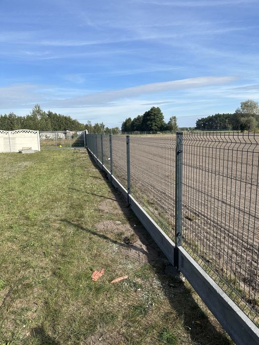 Montaż ogrodzeń panelowych siatki