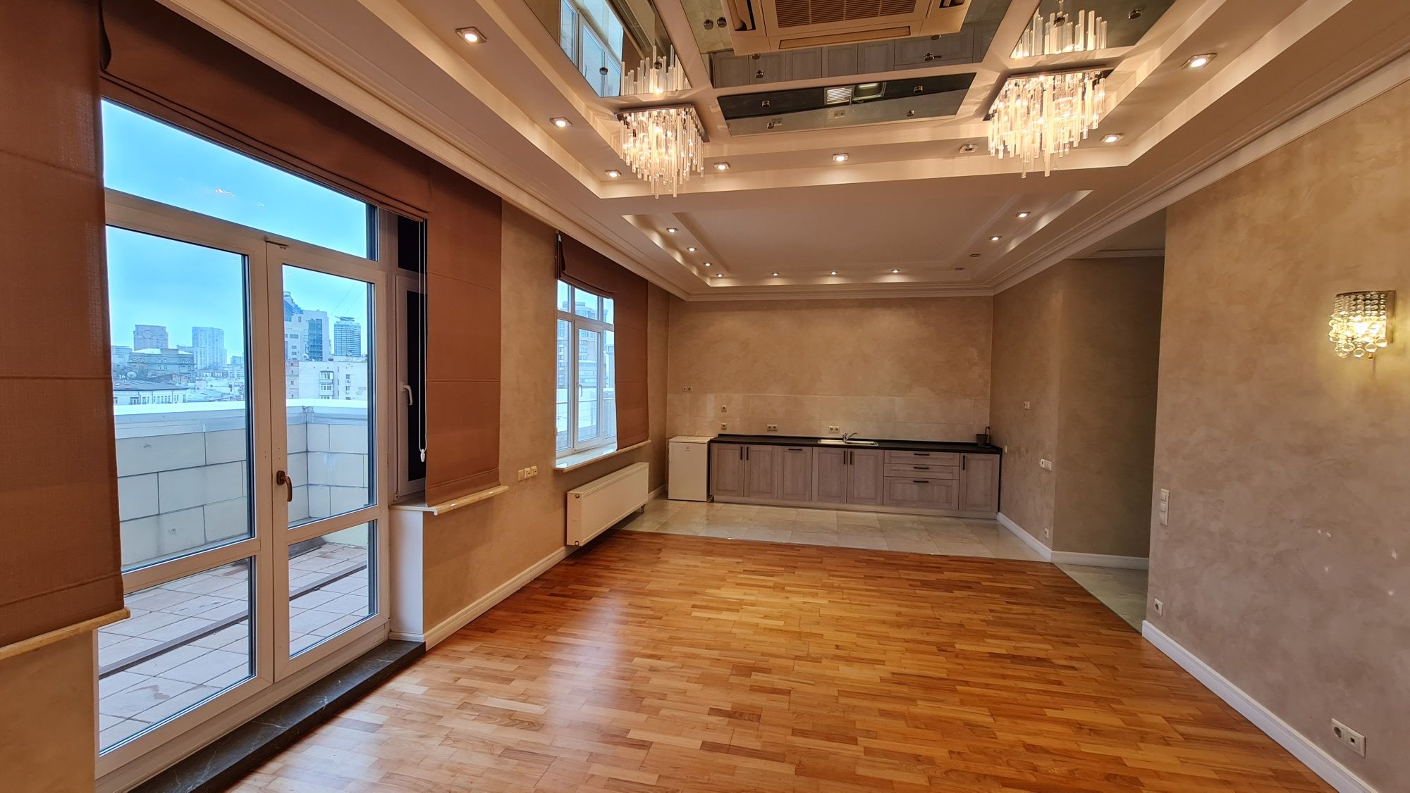 Пентхаус с террасой 340 м2. Бессарабская площадь !