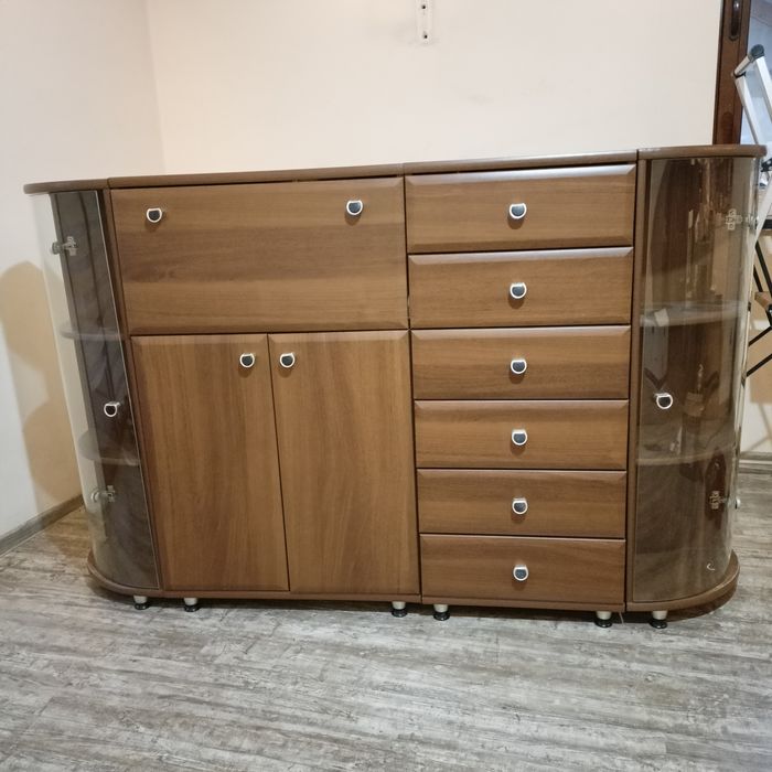 Komoda Black Red white